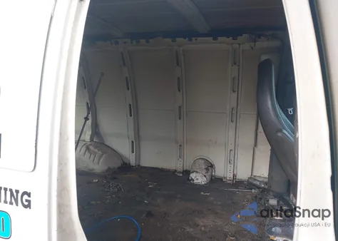 2011 Chevrolet Express 2500 Work Van z USA, uszkodzony, nr VIN 1GCWGFFA4B1129039